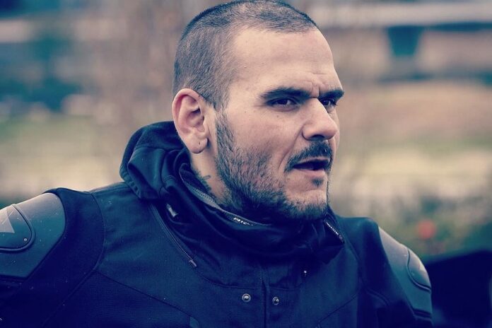«Θηρίο» κατά Ξιαρχό – «Σε λυπάμαι γιατί με τα 15 λεπτά δημοσιότητας ξέχασες το περιθώριο που βρισκόσουν»