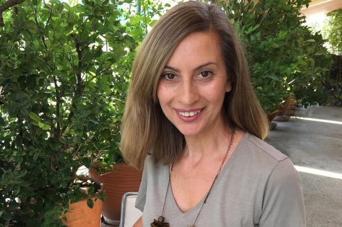 Βίκυ Βολιώτη – «Έχουμε ακούσει απρεπή σχόλια επειδή η κόρη μου είναι από την Αφρική»