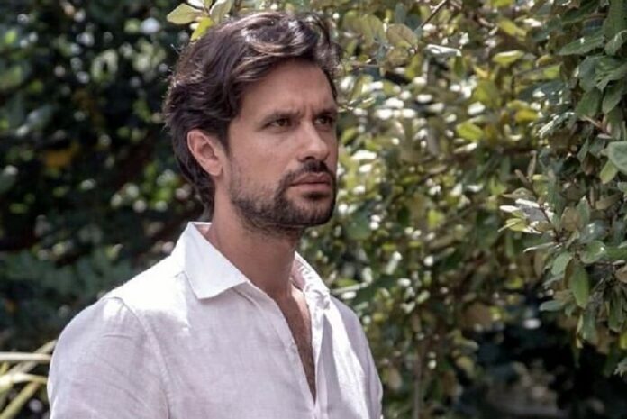 Αυγουστίδης για «Σασμό» – «Δεν θα μπορούσα να ερωτευτώ κεραυνοβόλα ενώ βρισκόμουν σε σχέση»