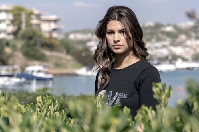 Δανάη Παππά για «Σασμό» - «Η Θοδώρα παντρεύεται τον Γιώργη για την “πει” στον Πέτρο»