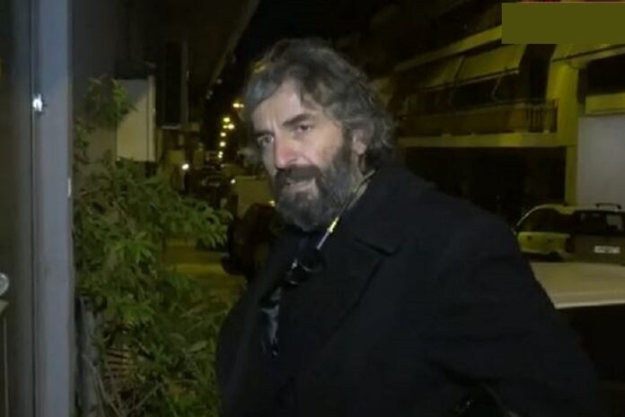 Η αντίδραση του Σερβετάλη on camera μετά την αποχώρησή του από παράσταση