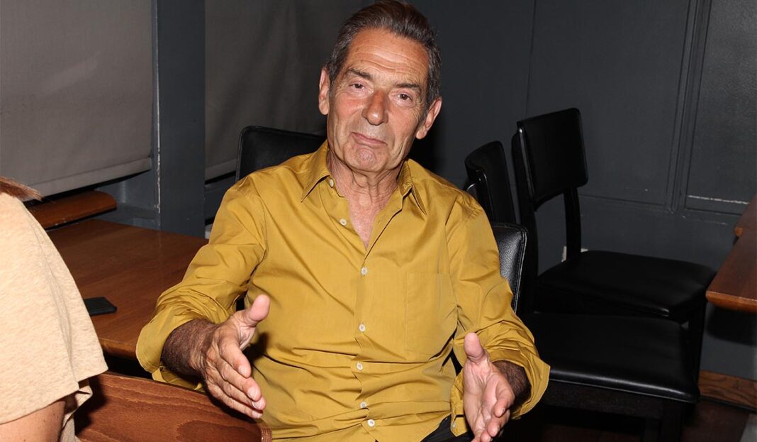 «Τσουνάμι» οργής στο twitter για το χυδαίο άρθρο του Δημήτρη Δανίκα