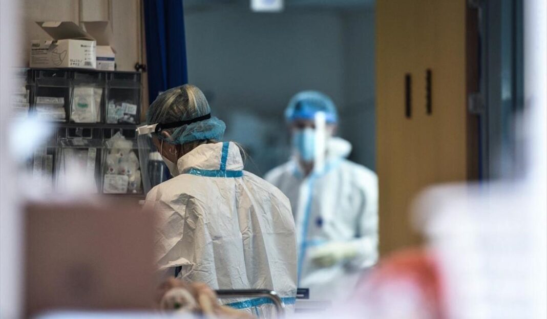 Τραγωδία στη Λαμία -  Ζευγάρι ανεμβολίαστων πέθανε από κορονοϊό