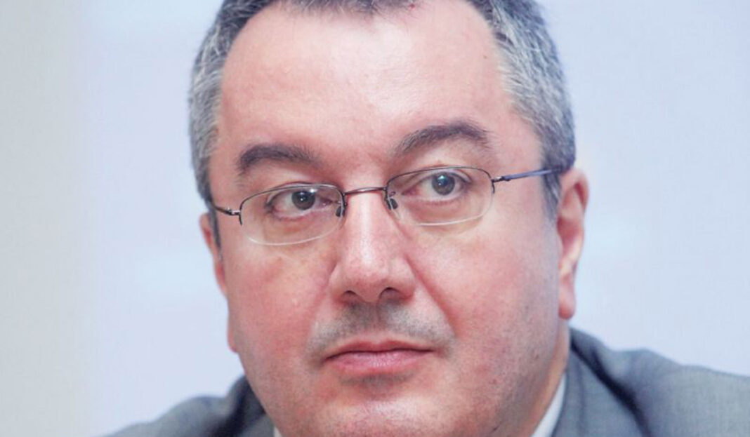 Έπεσαν οι μάσκες για τον Μοσιάλο