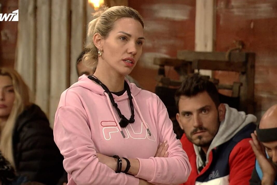 Η Σάσα Μπάστα αποχώρησε από τη «Φάρμα» - Η συγκίνησή της κατά την έξοδό της