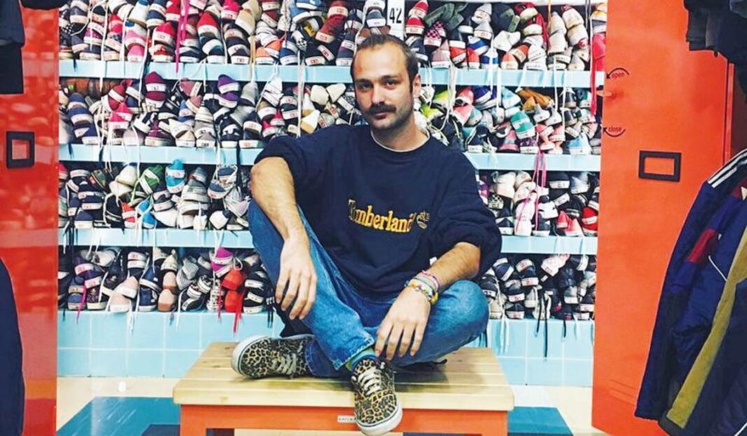 Ηλίας Γκιώνης: Ο... Ρομπέν του instagram