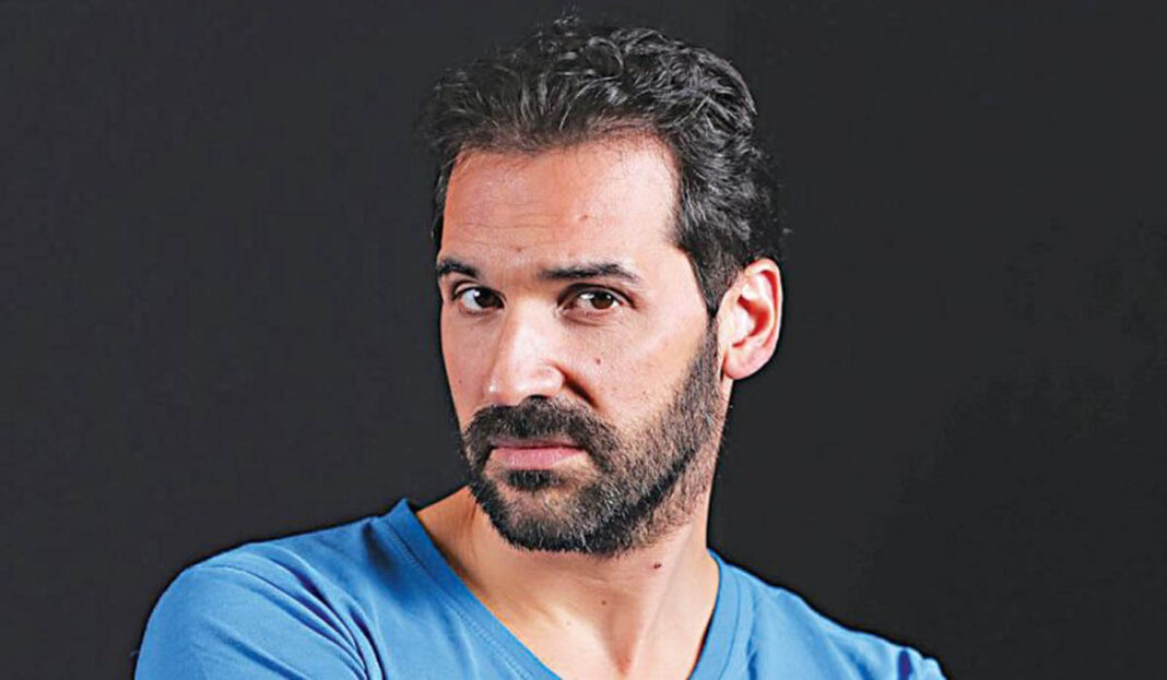 Στέφανος Κακαβούλης: Αποκαλύπτει πώς ξεπέρασε το παιδικό ψυχολογικό τραύμα