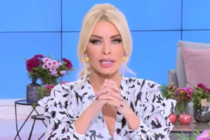Εξοργισμένη η Καινούργιου on air: «Με χαρακτηρίζουν ως ξέπλυμα βιαστών»