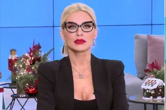Η εξομολόγηση της Καινούργιου on air - «Είμαι σε μία φάση της ζωής μου που είμαι περίεργα»