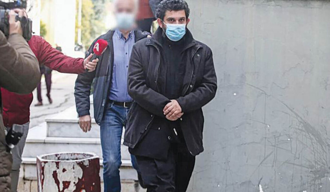 Παπάς στα Κάτω Πατήσια βίαζε επί μήνες 14χρονη! Το κορίτσι τον έβλεπε και λιποθυμούσε από φόβο