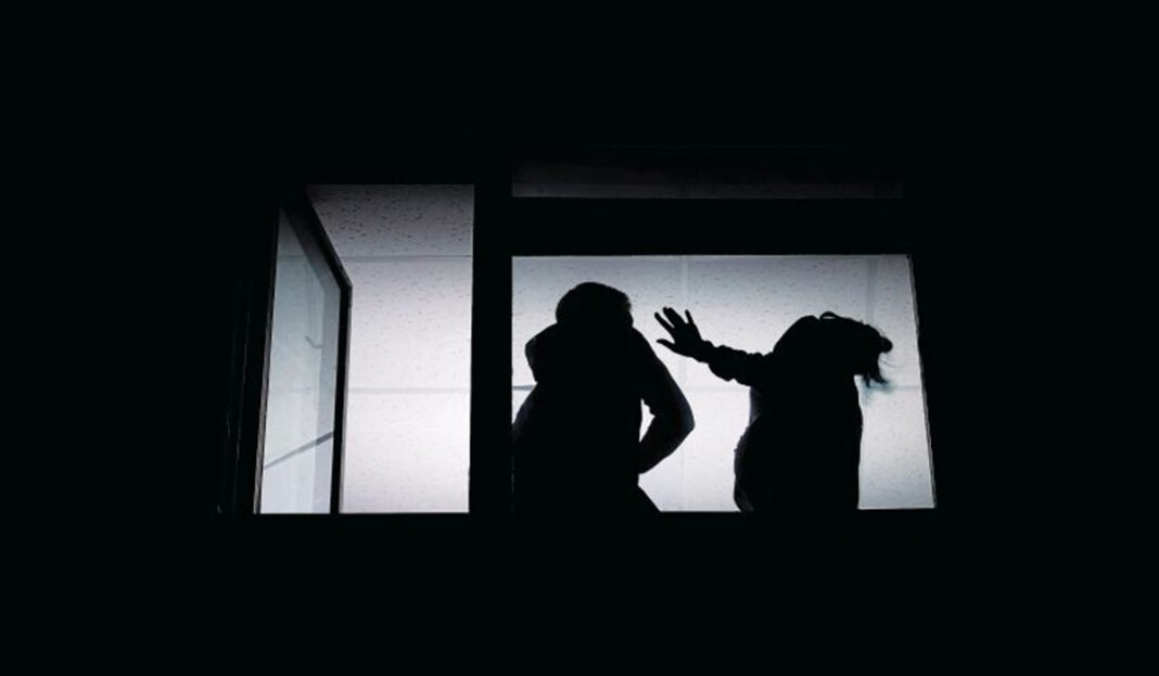 Nηπιαγωγός που έψαχνε για δουλειά βρέθηκε στο σπίτι-κολαστήριο ενός 35χρονου άνδρα με κρυφές κάμερες