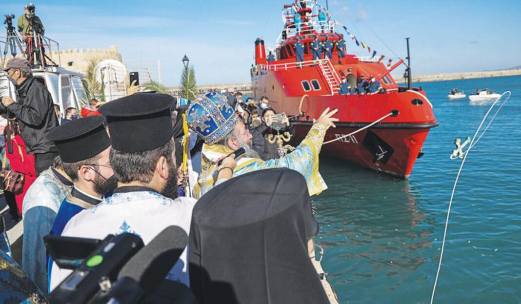 Θεοφάνεια 2022: Εορτασμός με  λαμπρότητα καιμε αυστηρά υγειονομικά πρωτόκολλα