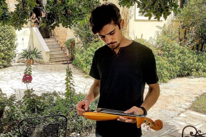 «Σασμός»: Νεκρός ο Πέτρος – Φωτό από τη κηδεία του