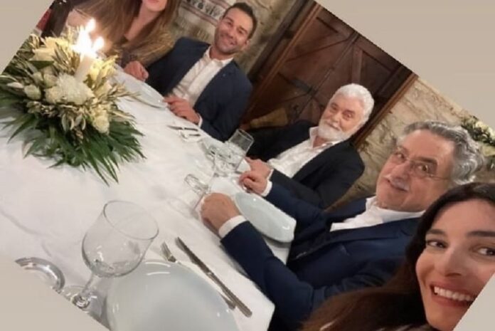 «Η γη της ελιάς»: Η Ιουλία τηρεί το έθιμο και στρώνει το νυφικό κρεβάτι στο νέο τους σπίτι