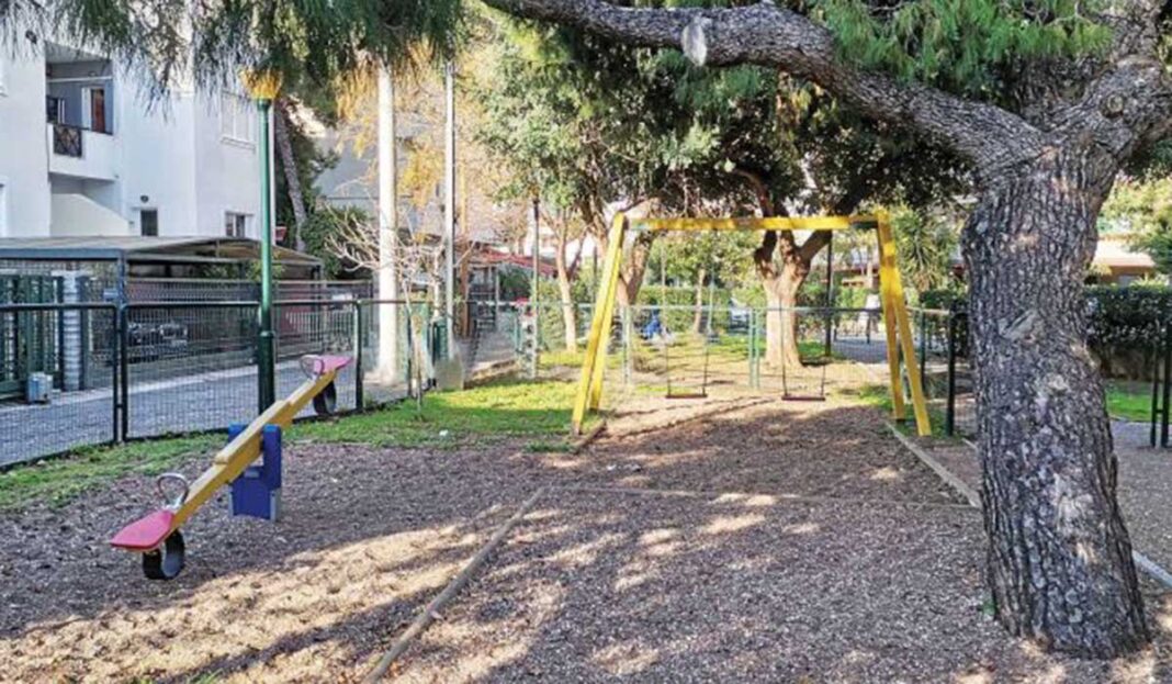 Εγκατάλειψη βρέφους στο Χαλάνδρι - Η Βασιλική της παιδικής χαράς