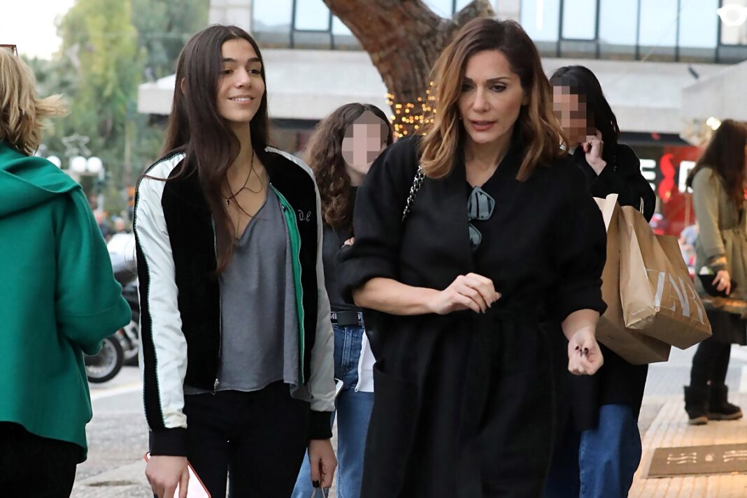 Η Μελίνα Νικολαϊδη γιόρτασε τα 18α της γενέθλια – Η φωτό αγκαλιά με τον Μπισμπίκη