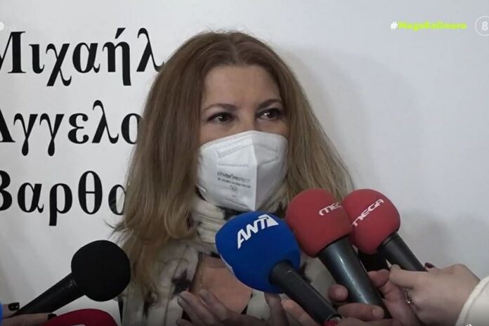 Σπάνια δημόσια εμφάνιση για τη Σοφία Αλιμπέρτη: «Είμαι πάρα πολύ καλά στην Πάρο»