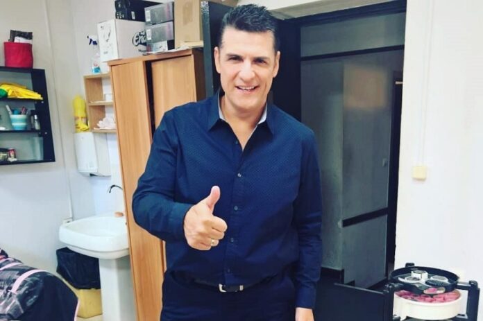 Δυνατό comeback για τον Χρίστο Αντωνιάδη στη νυχτερινή Αθήνα