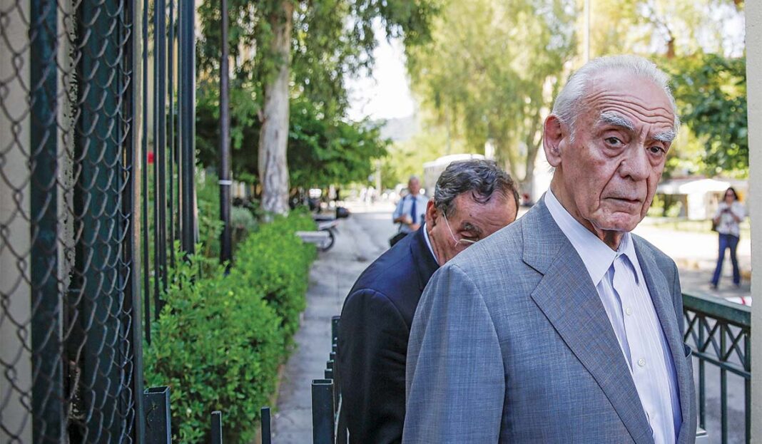 Μεταθανάτια «βόμβα» - Άνοιξε η πρώτη διαθήκη του Τσοχατζόπουλου