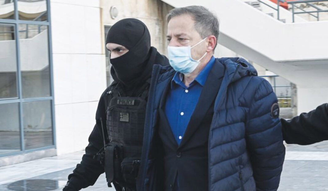«Τέρας! Να σαπίσεις στη  φυλακή»! Τα άκουσε έξω από τα δικαστήρια ο Δημήτρης Λιγνάδης