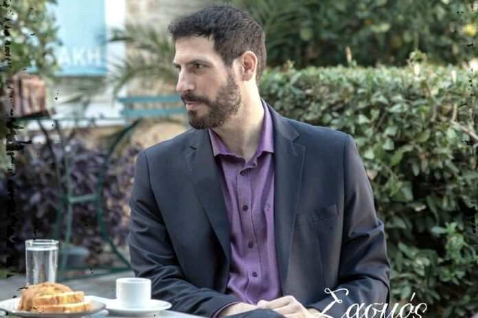 Θανάσης Πατριαρχέας: Παρακολούθησε επεισόδιο του «Σασμού» μέσα στο αεροπλάνο