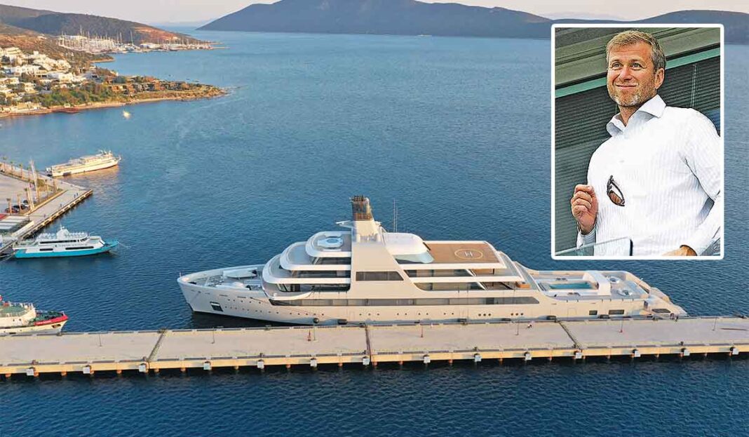 Ο Ρομάν Αμπράμοβιτς καβάτζωσε δύο γιοτ του στη νοτιοδυτική Τουρκία
