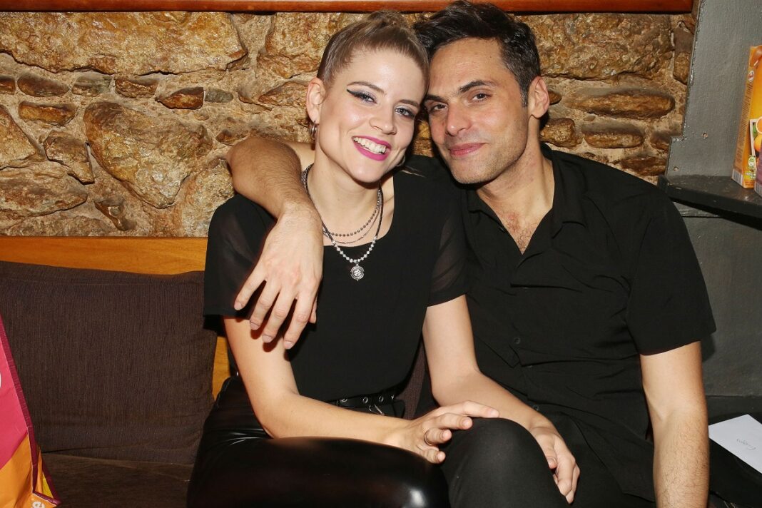 Μιχαλάκη – Παπαγεωργίου: Στόλισαν το χριστουγεννιάτικο δέντρο τους