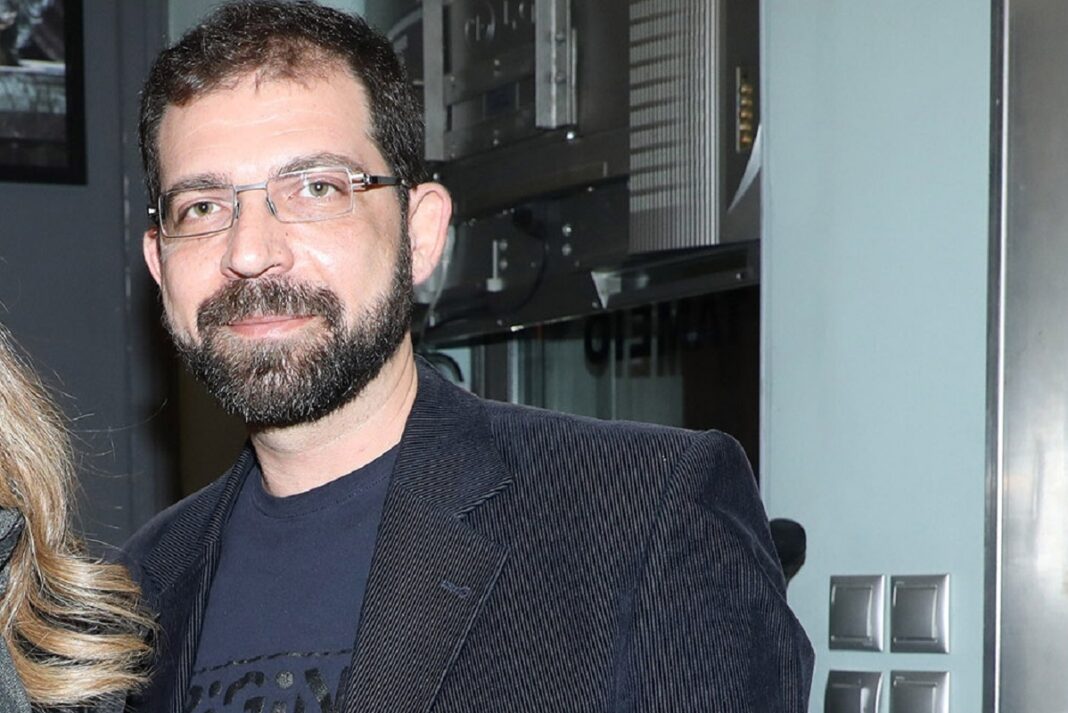 Ο γοητευτικός κύριος είναι σύζυγος Ελληνίδας πρωταγωνίστριας