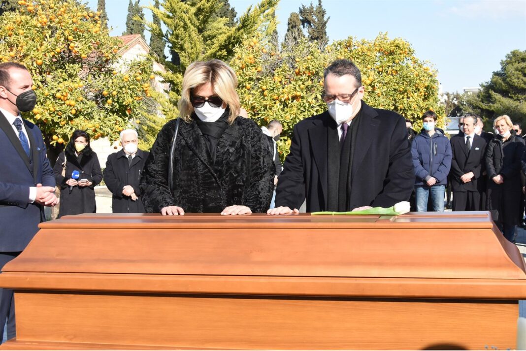 Το τελευταίο αντίο στον Δημήτρη Κοντομηνά