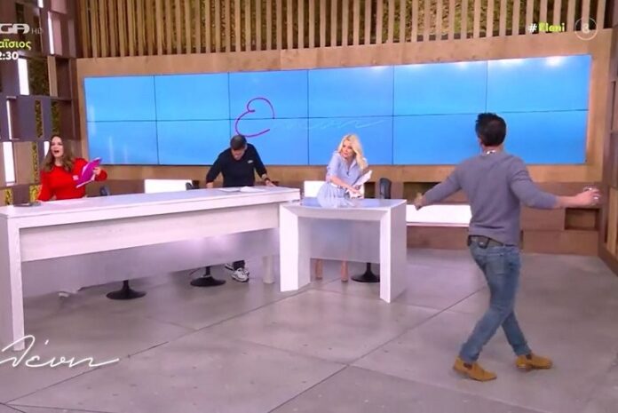Ελένη Μενεγάκη: Άρχισαν να σκάνε οι λάμπες on air και η παρουσιάστρια άλλαξε πλατό