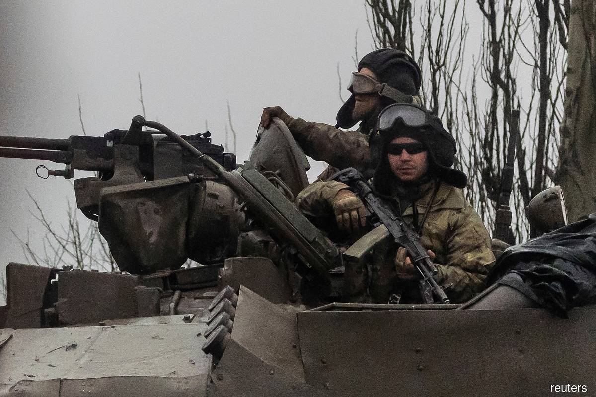 ukraine mariupol tank 20220224194030 reuters