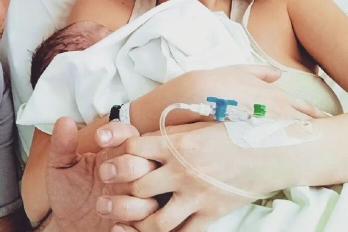 Ποιος γνωστός Έλληνας τραγουδιστής έγινε πατέρας;