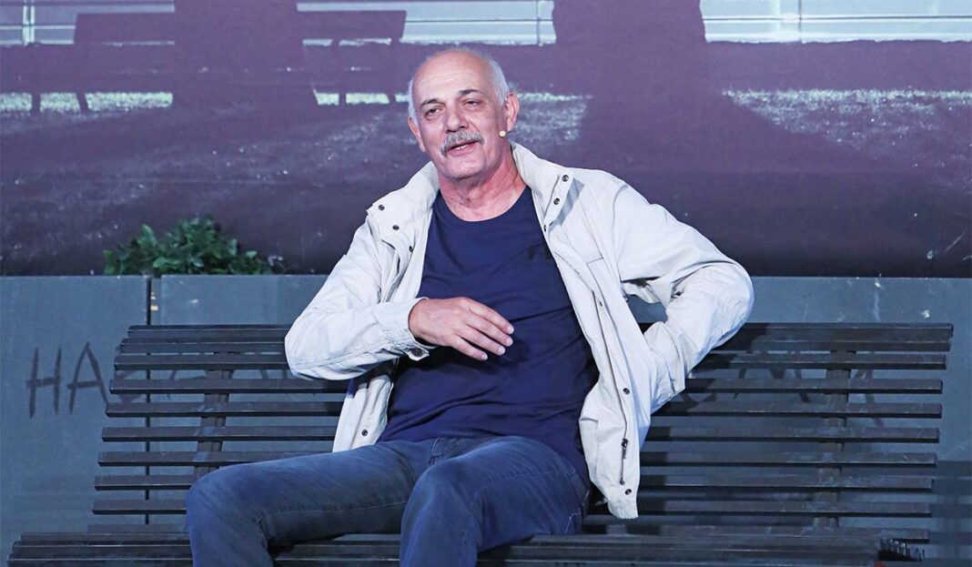 Η επόμενη ημέρα μετά την ομοβροντία αγωγών από τον Γιώργο Κιμούλη