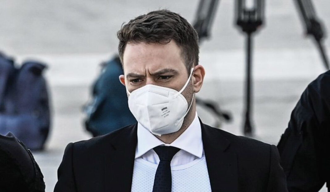 Μπάμπης Αναγνωστόπουλος: Δήλωσε στο δικαστήριο έγγαμος και χήρος