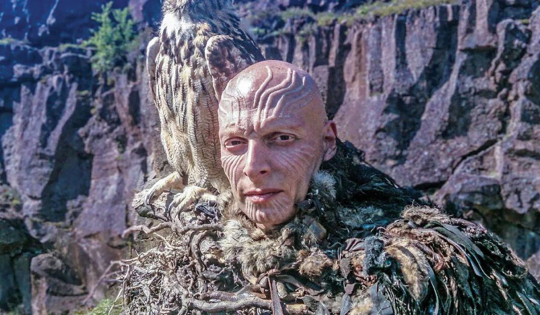 Χειροπέδες στον Θεν του «Game of Thrones»