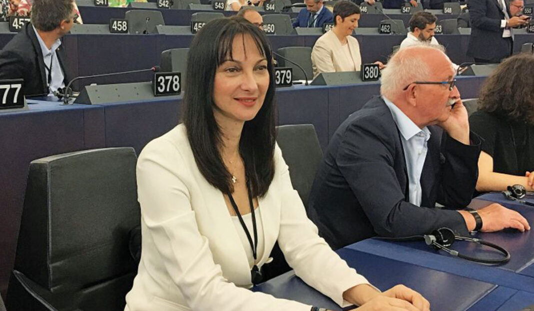 Έλενα Κουντουρά: «Το #Metoo δεν είναι αρκετό»