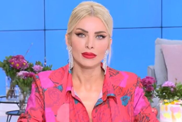 Έξαλλη η Καινούργιου με συνεργάτες της: «Ρε παιδιά μη με γειώνετε όλη την ώρα, με αμφισβητείτε»