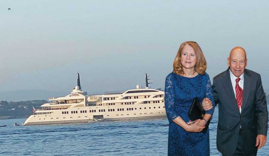 Φιγουρατζής Προκοπίου με νέο πλωτό παλάτι
