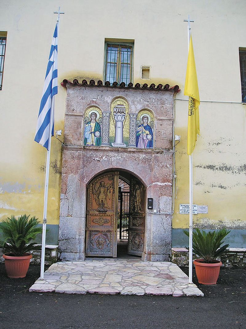 Η μονή που φυλάει τα Αχραντα Πάθη του Ιησού σελ 16 17 φ4