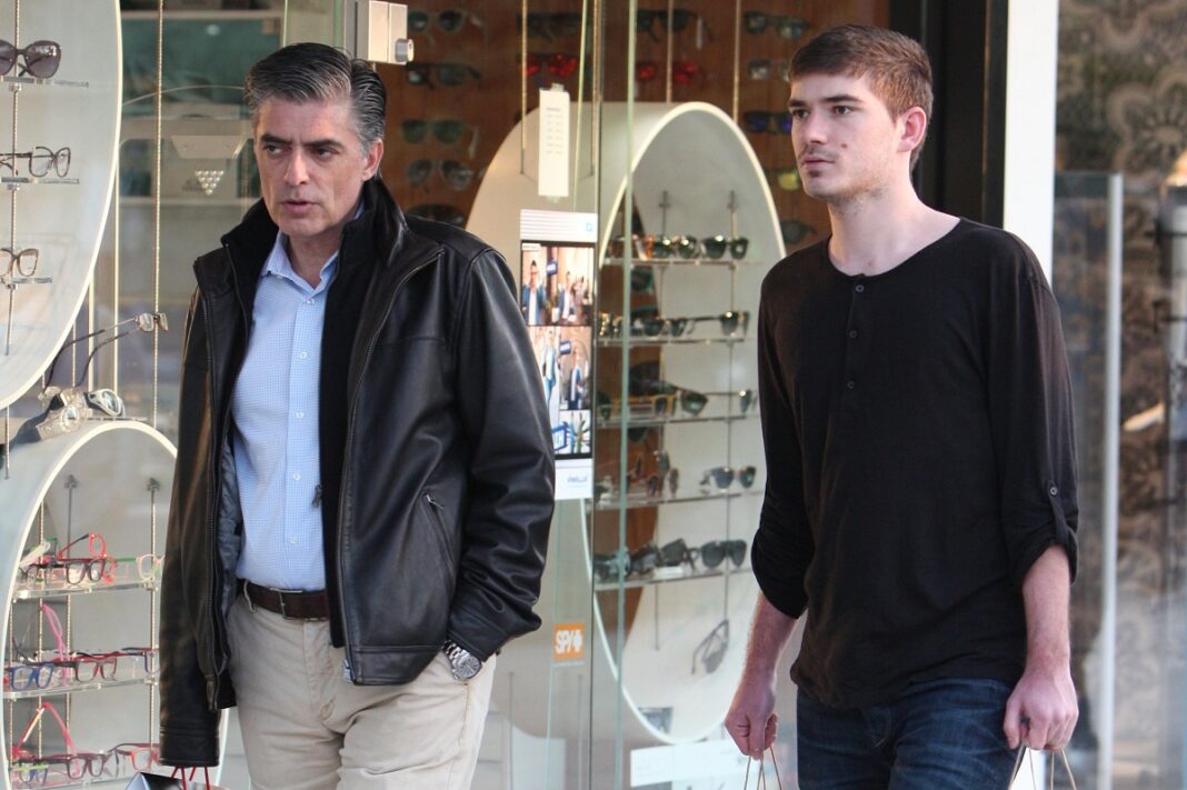 Ο γιος του Νίκου Ευαγγελάτου απαντάει στα δημοσιεύματα περί γάμου του