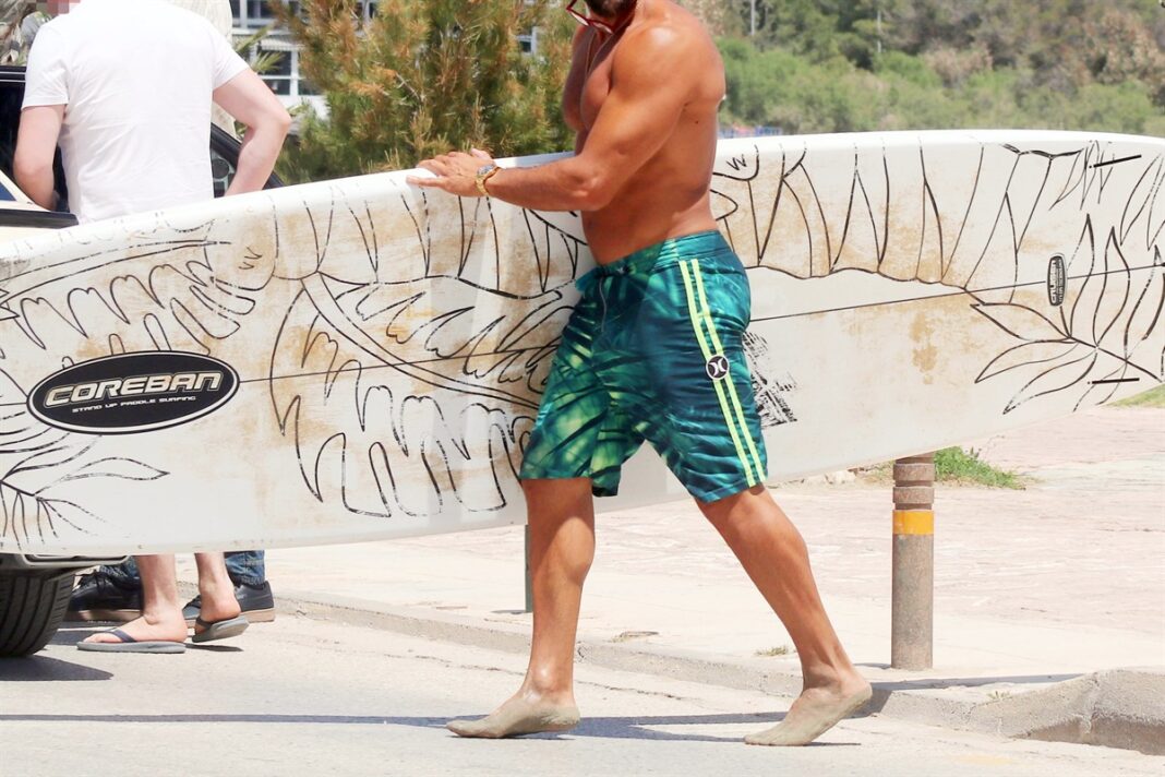 Από τις δικαστικές αίθουσες για σερφ στη Βουλιαγμένη