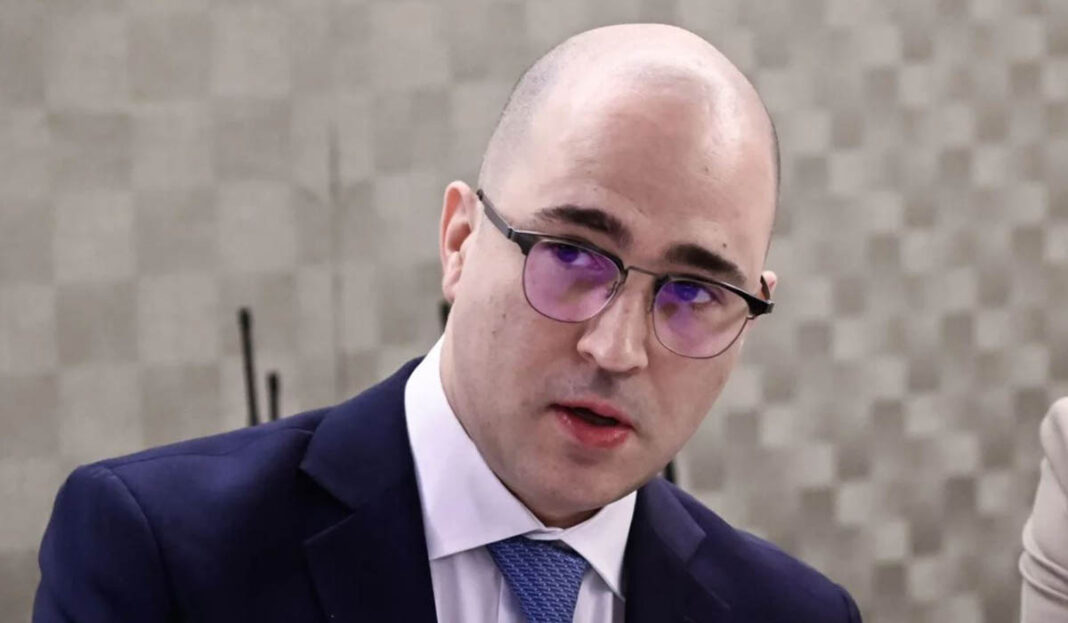Κωνσταντίνος Μπογδάνος: Αντιστασιακός εκ των δεξιών σε σκηνικό «Αποκάλυψης»