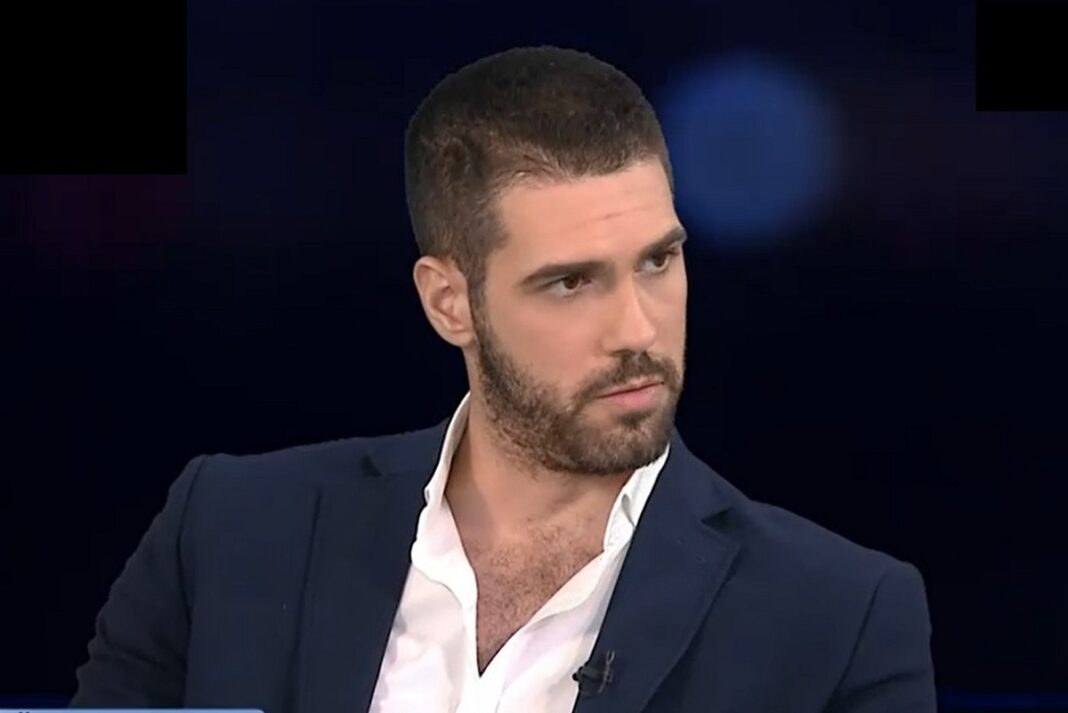 Συγκλονίζει ο Σπύρος Νικολαΐδης: «Τα γέλια των συμμαθητών μου με στοιχειώνουν ακόμα και τώρα»