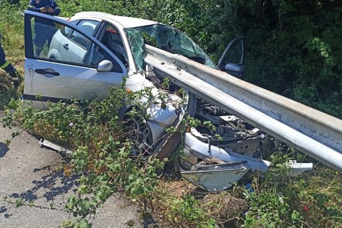 Σοβαρό τροχαίο στην Αμιφιλοχία - Νεκρός ο οδηγός και τραυματισμένες δύο συνεπιβάτες