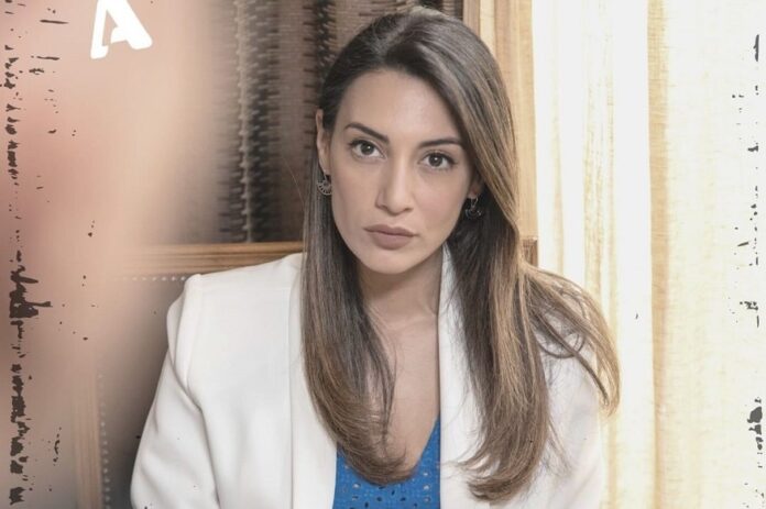 «Σασμός»: Η Στέλλα ζητάει από τον Γεράσιμο βοήθεια για να βρει τον γιο του Καραπάνου