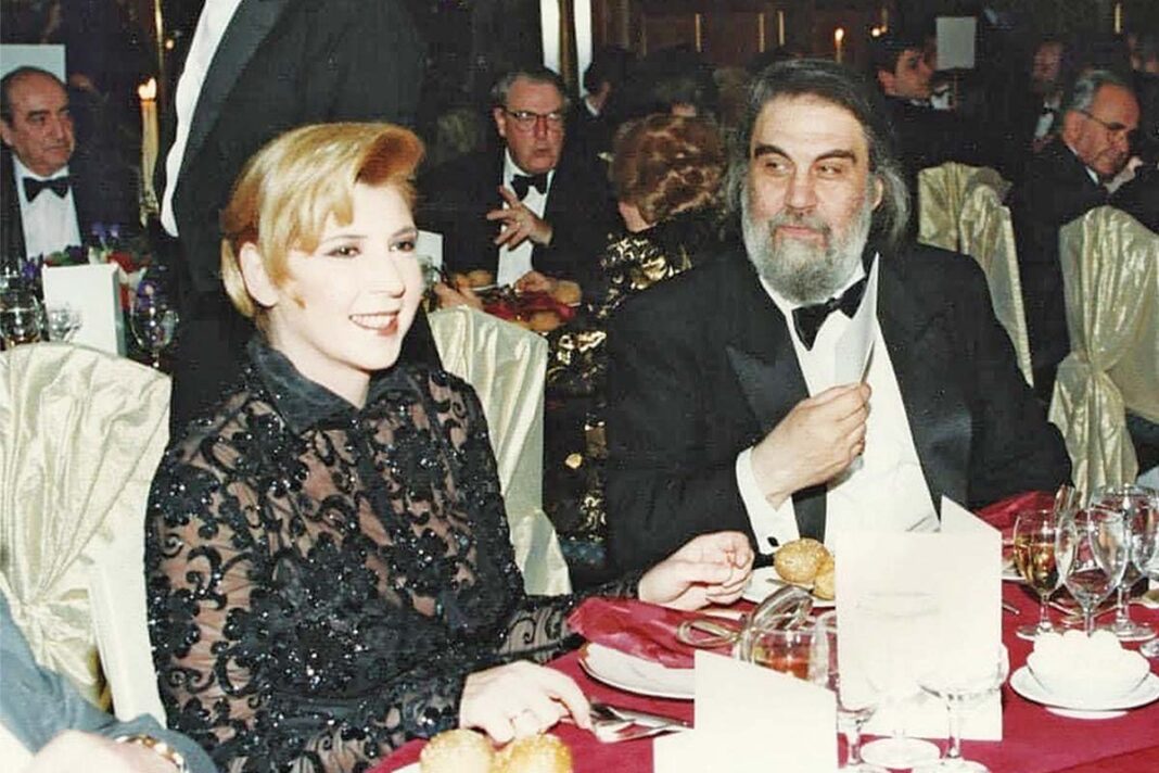 Το αντίο της Δήμητρας Λιάνη - Παπανδρέου στον Βαγγέλη Παπαθανασίου