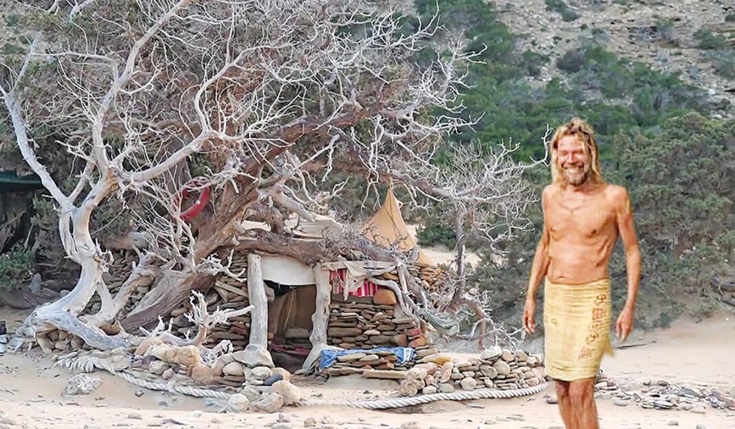 Χαμός με τους «survivors» της Γαύδου! Ο δήμος ξήλωσε τις αυτοσχέδιες καλύβες των ερημιτών