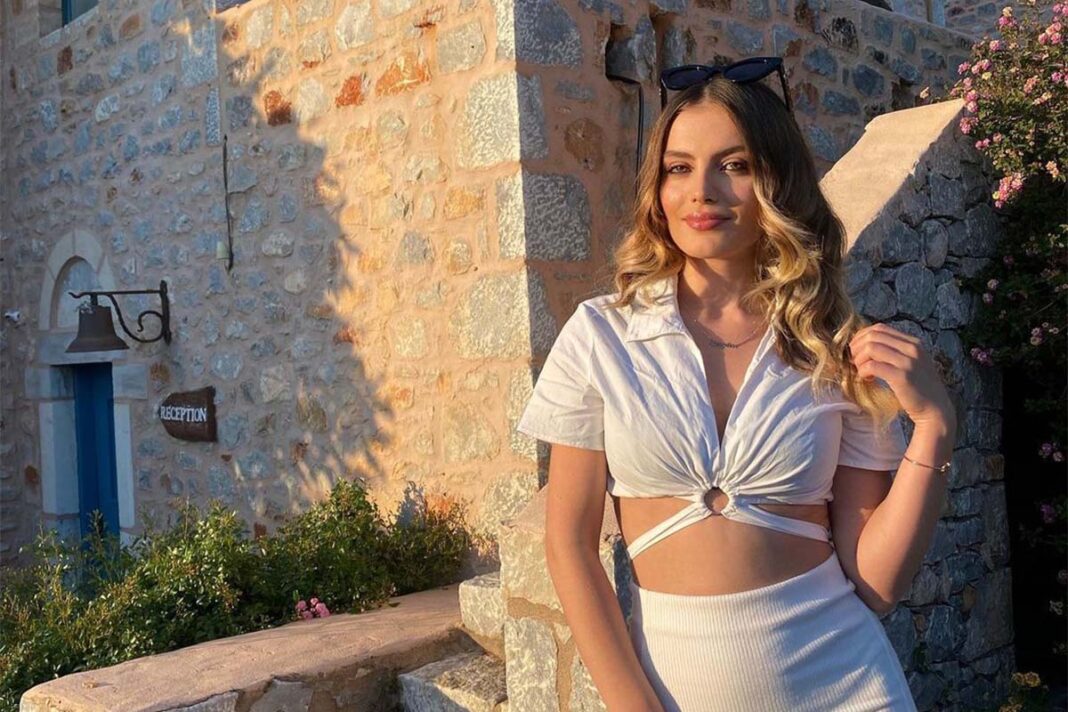 Η Ασημίνα Ουστάλλι ξεκαθαρίζει για το ροζ βίντεο: «Δεν συμμετείχα ποτέ»