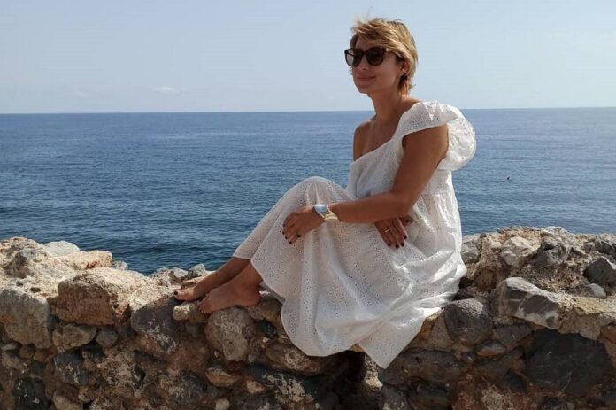 Αγνώριστη η Ευδοκία Ρουμελιώτη με το νέο της λουκ