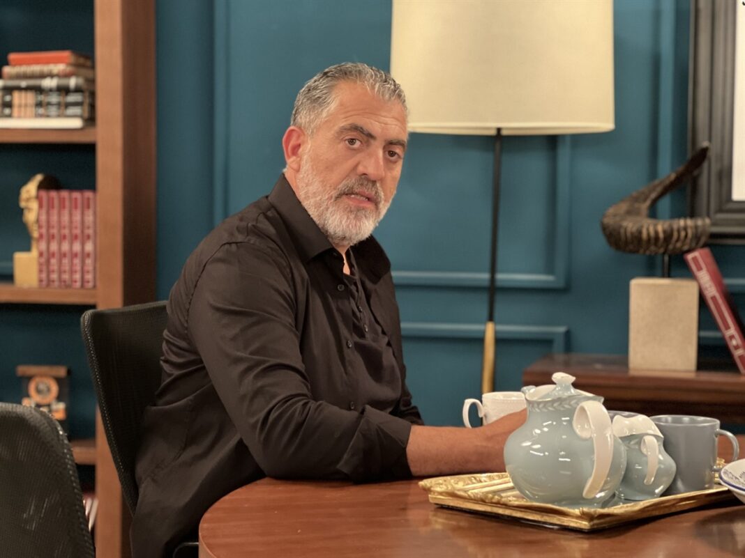 «Η γη της ελιάς»: Η παρουσία του Δημοσθένη στην πόλη, δείχνει να δημιουργεί νέες συμμαχίες